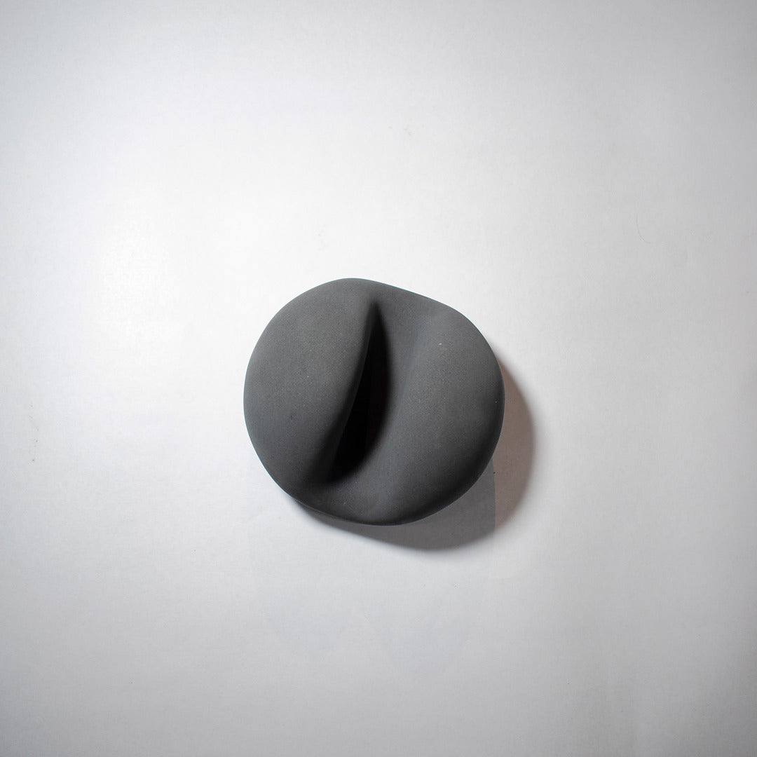 Nestfold card holder