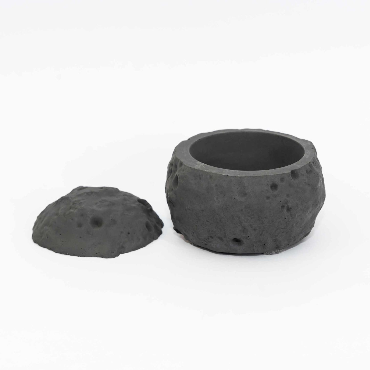 Moonlit - Moon Surface Ashtray with Lid