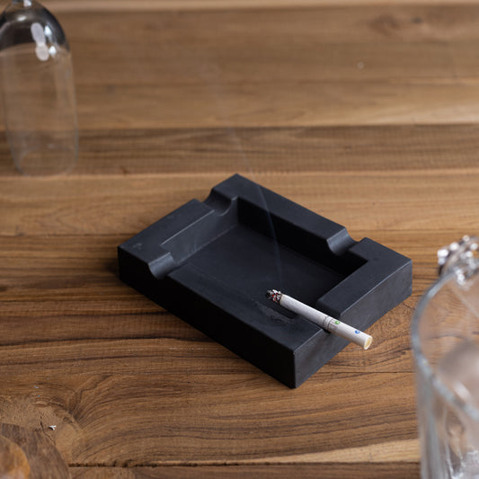 Rectashtray Black - Sleek and contemporary design Ashtray