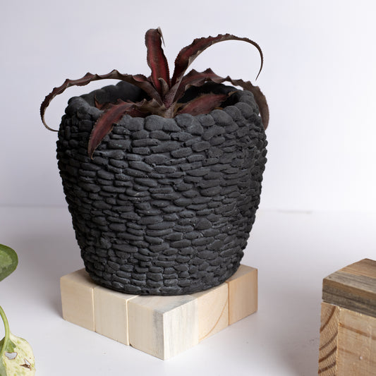Rocky Random Rubble Black Concrete Planter