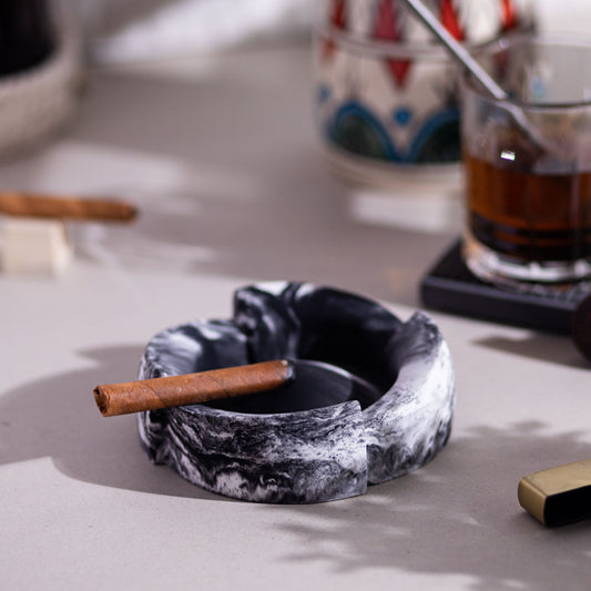 Disc- Minimalistic Ashtray with a Chic Circular Profile