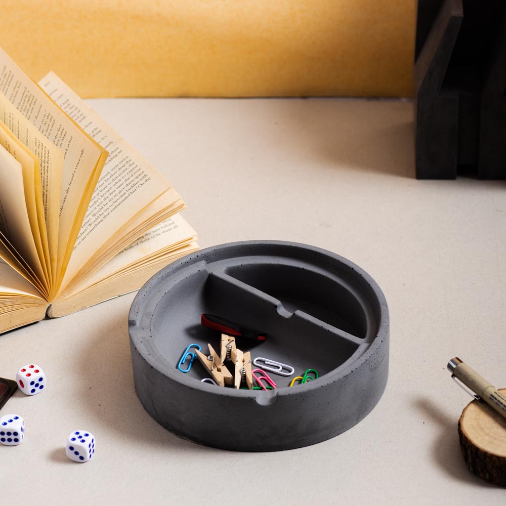 Circ- Circular Concrete Desk Organizer