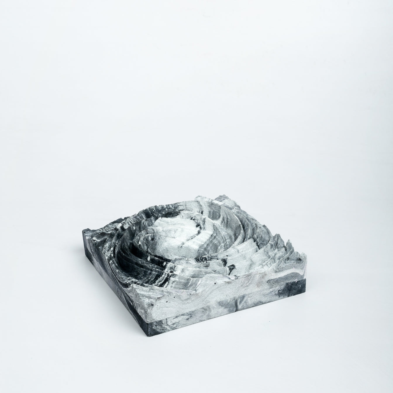 CYCLONE - SPIRAL DESIGN FIREPIT WITH A WHIRPOOL