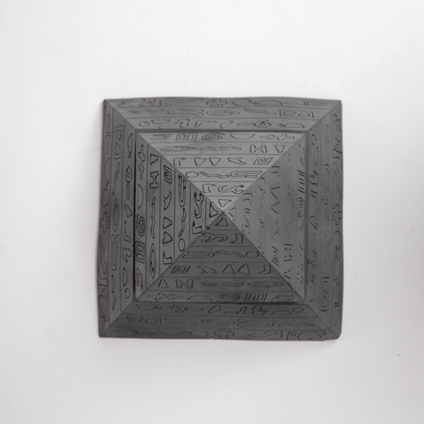 New The Pyramid of Giza Dark Concrete - Egyptian Style Concrete Ashtray with Lid