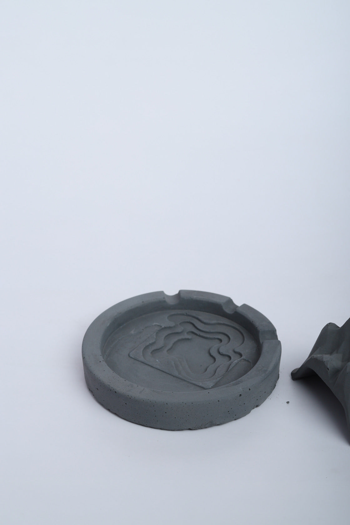 Tennesse Mountain Dark Concrete-Mountain themed showpiece for work and home decor, perfect for gifting