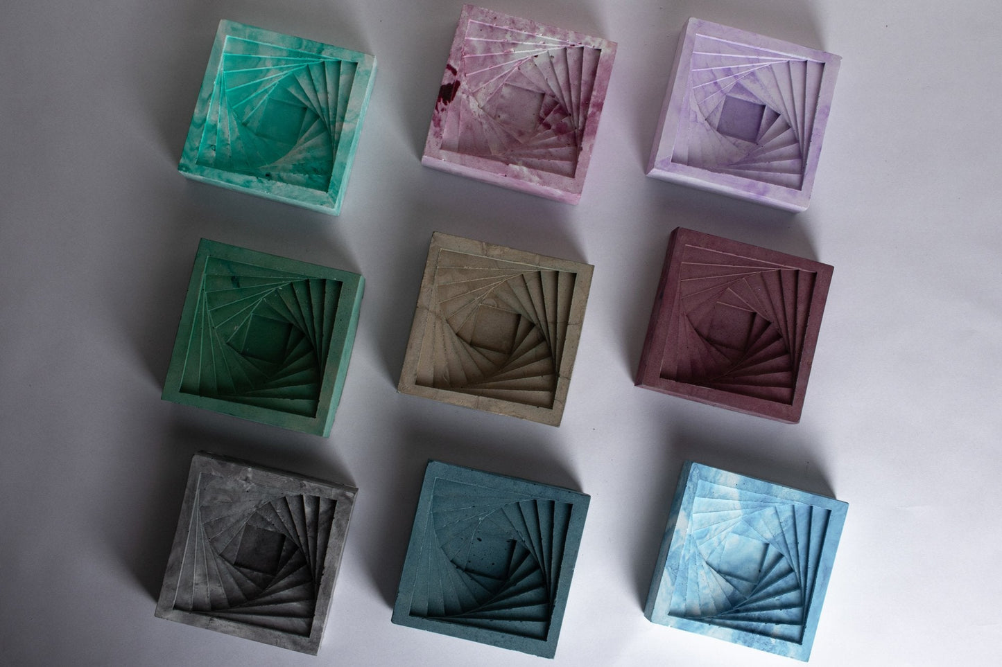 New Conto Ashtray Orchid Marble - Designer Geometric Stepped Ashtray for Indoor & Outdoor