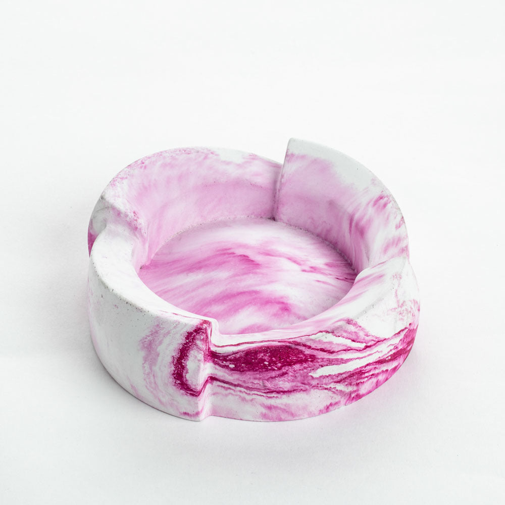 Disc- Minimalistic Ashtray with a Chic Circular Profile