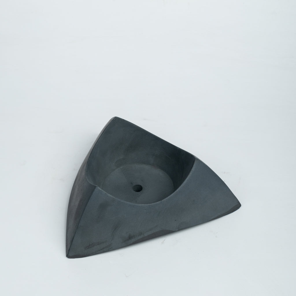 TRICLE-CIRCULAR TRIANGLE SHAPED FIREPIT