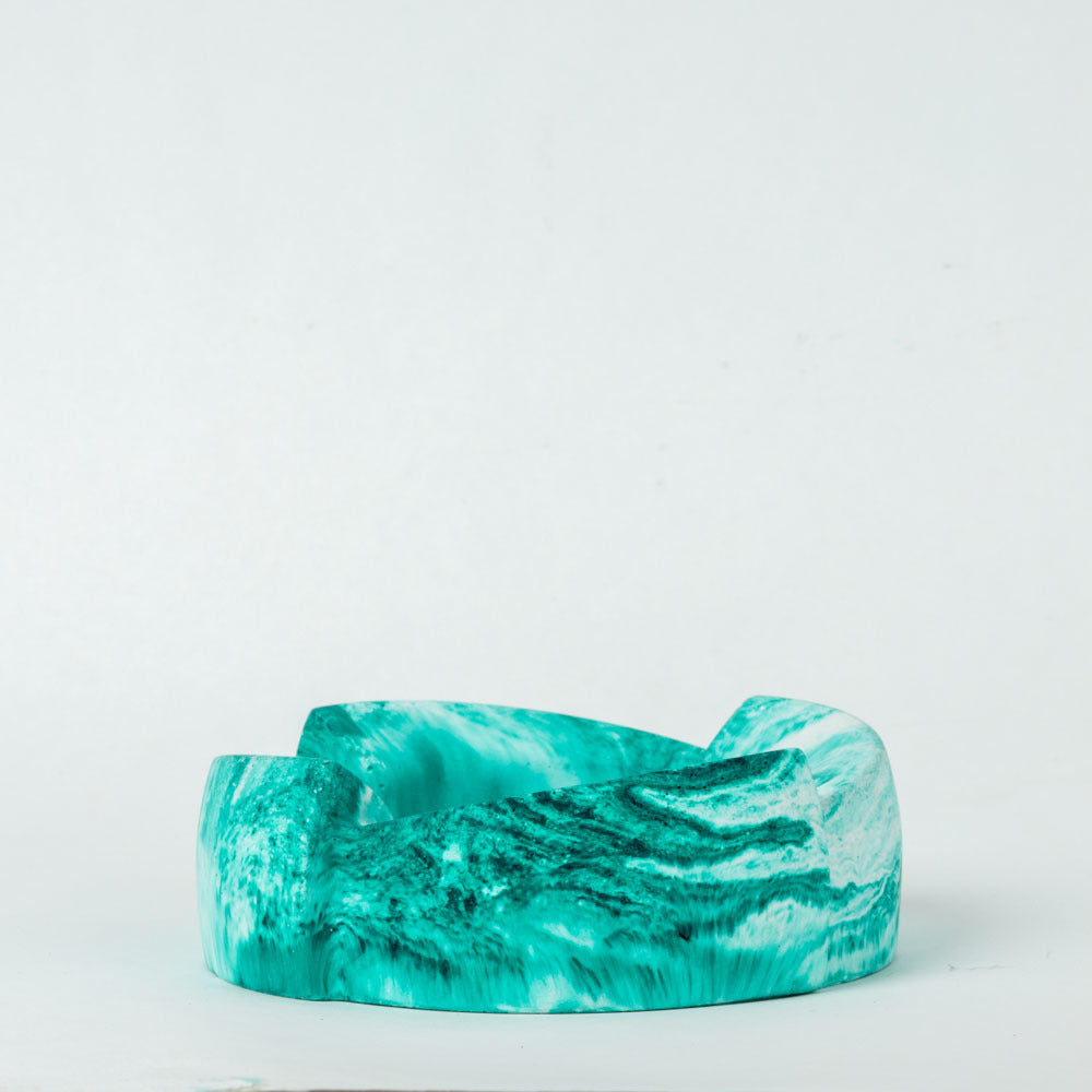 Disc- Minimalistic Ashtray with a Chic Circular Profile