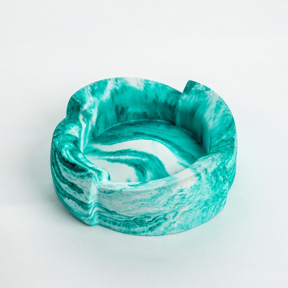 Disc- Minimalistic Ashtray with a Chic Circular Profile