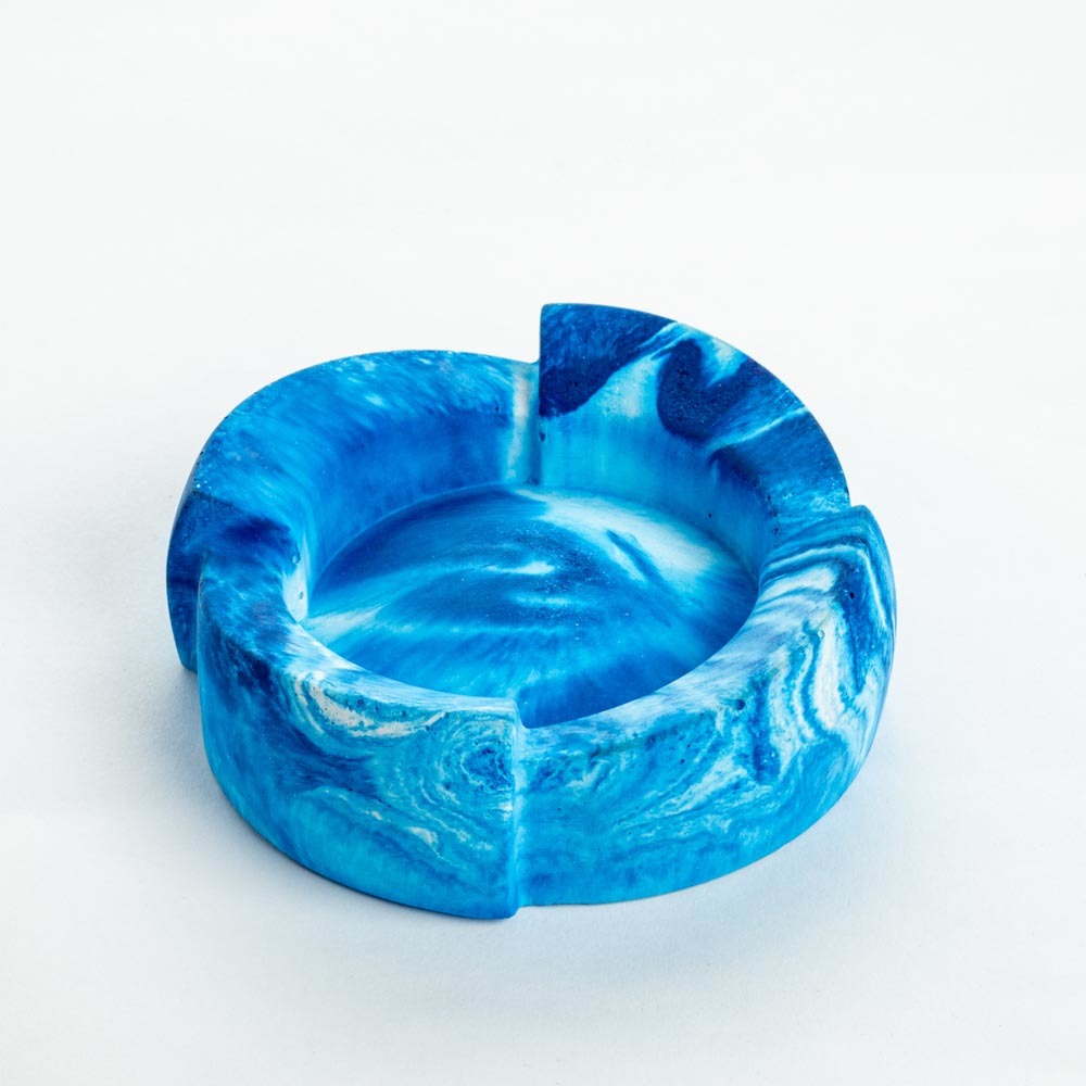 Disc- Minimalistic Ashtray with a Chic Circular Profile
