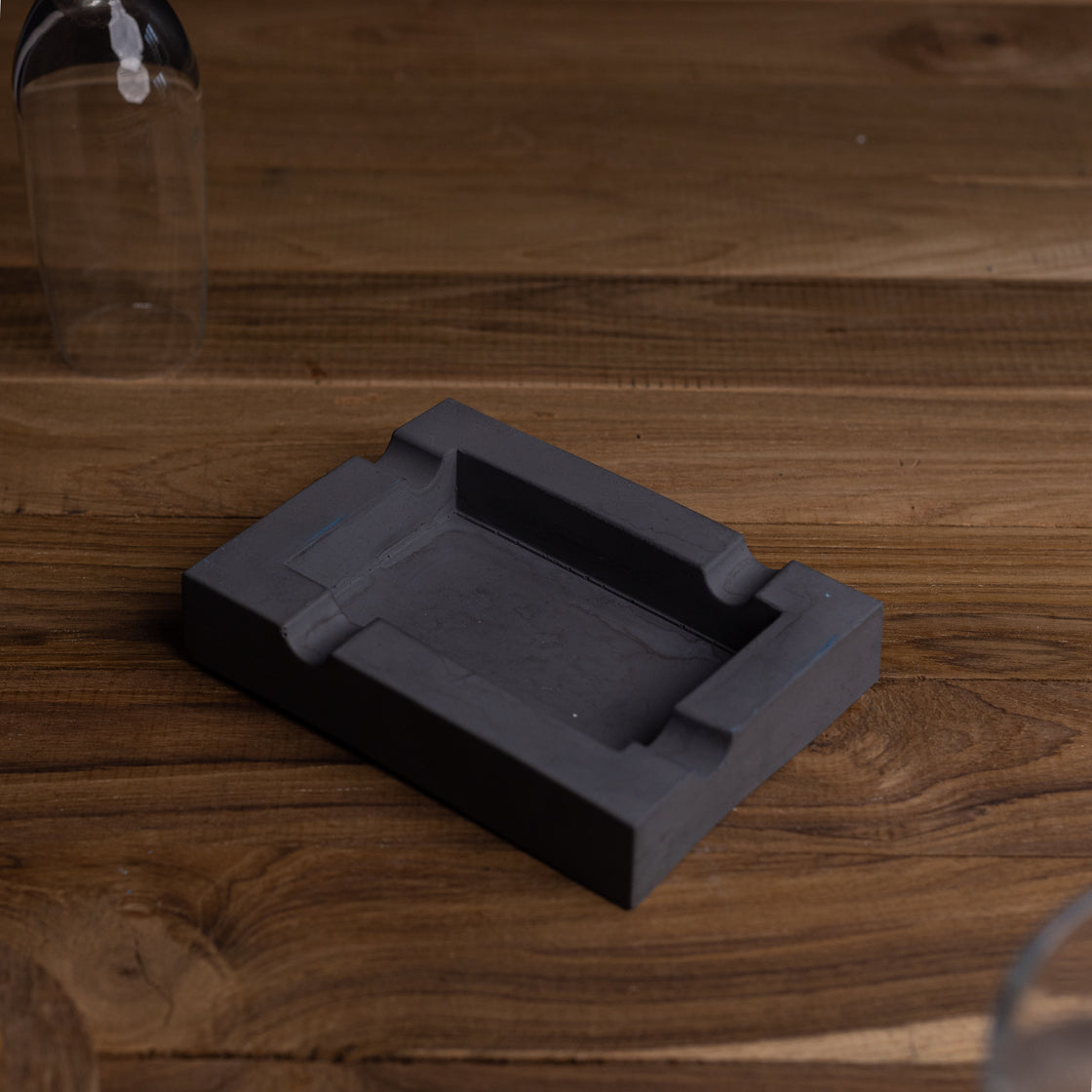 Rectashtray Dark Concrete - Sleek and contemporary design Ashtray