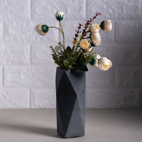 Geometric prolong vase Trendy Geometric concrete vase from the house of Greyt