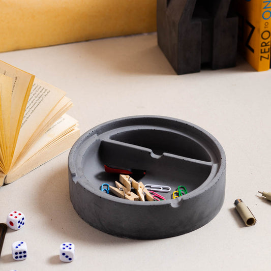 Circ- Circular Concrete Desk Organizer