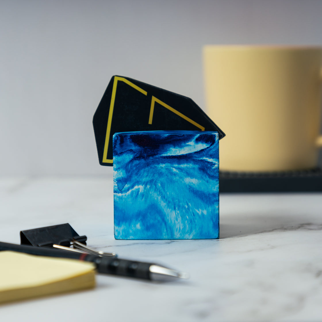 UCardo-Nero Marble-Contemporary Business Card Stand for Work Desk