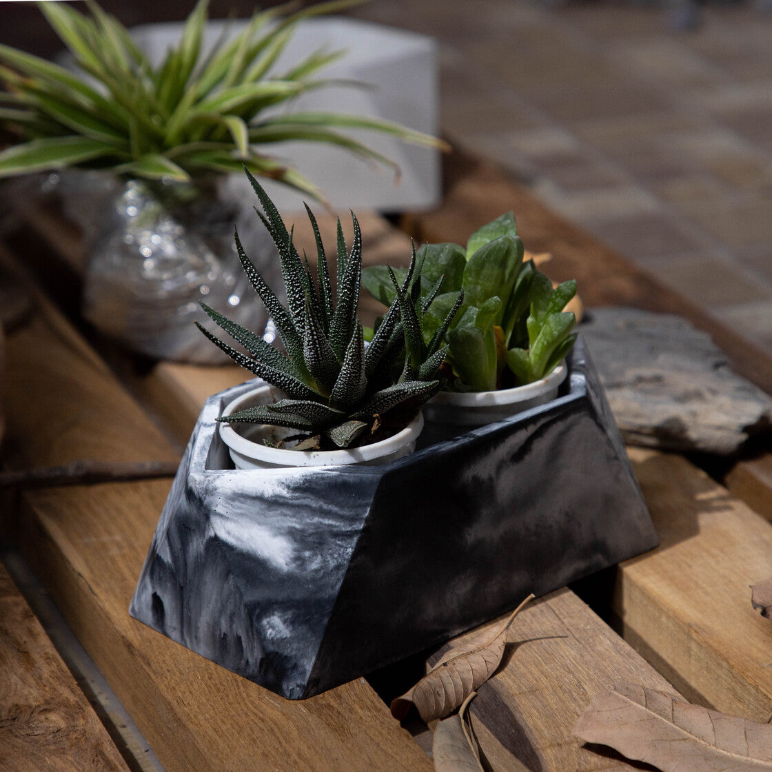 Trapez-Orchid Marble-Irregular hexagon-shaped Faceted planter