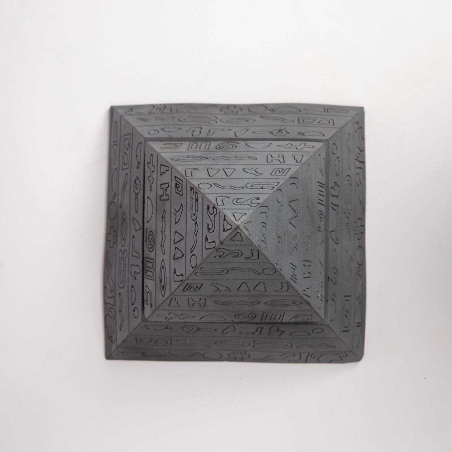 The Pyramid of Giza Dark Concrete - Egyptian Style Concrete Ashtray with Lid